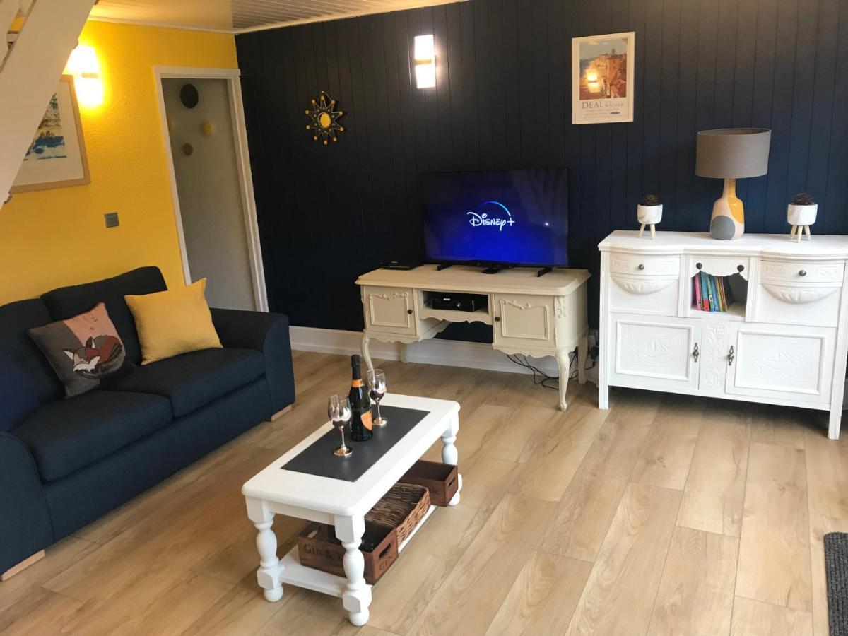 Foxes Sea Side Retreat Deluxe Chalet Is A Lovely Holiday Home Tucked Away On The Kent Coast Kingsdown (Deal) Exterior foto