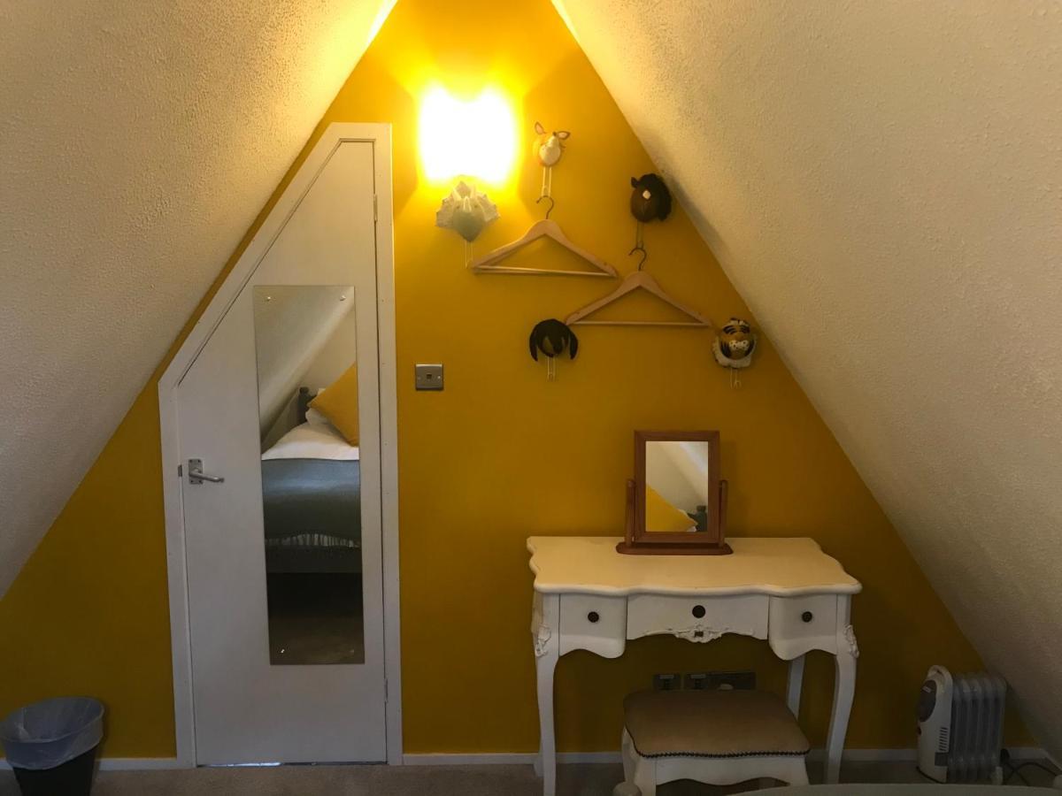 Foxes Sea Side Retreat Deluxe Chalet Is A Lovely Holiday Home Tucked Away On The Kent Coast Kingsdown (Deal) Exterior foto