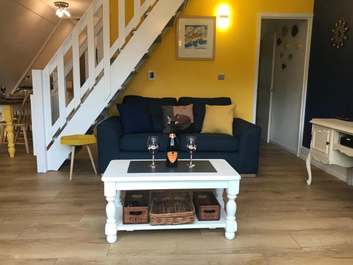 Foxes Sea Side Retreat Deluxe Chalet Is A Lovely Holiday Home Tucked Away On The Kent Coast Kingsdown (Deal) Exterior foto