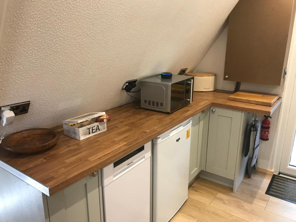 Foxes Sea Side Retreat Deluxe Chalet Is A Lovely Holiday Home Tucked Away On The Kent Coast Kingsdown (Deal) Exterior foto